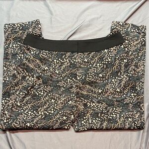 LOFT Ultra Lightweight Silk-feel Black Floral Patterned Pants Size 8P